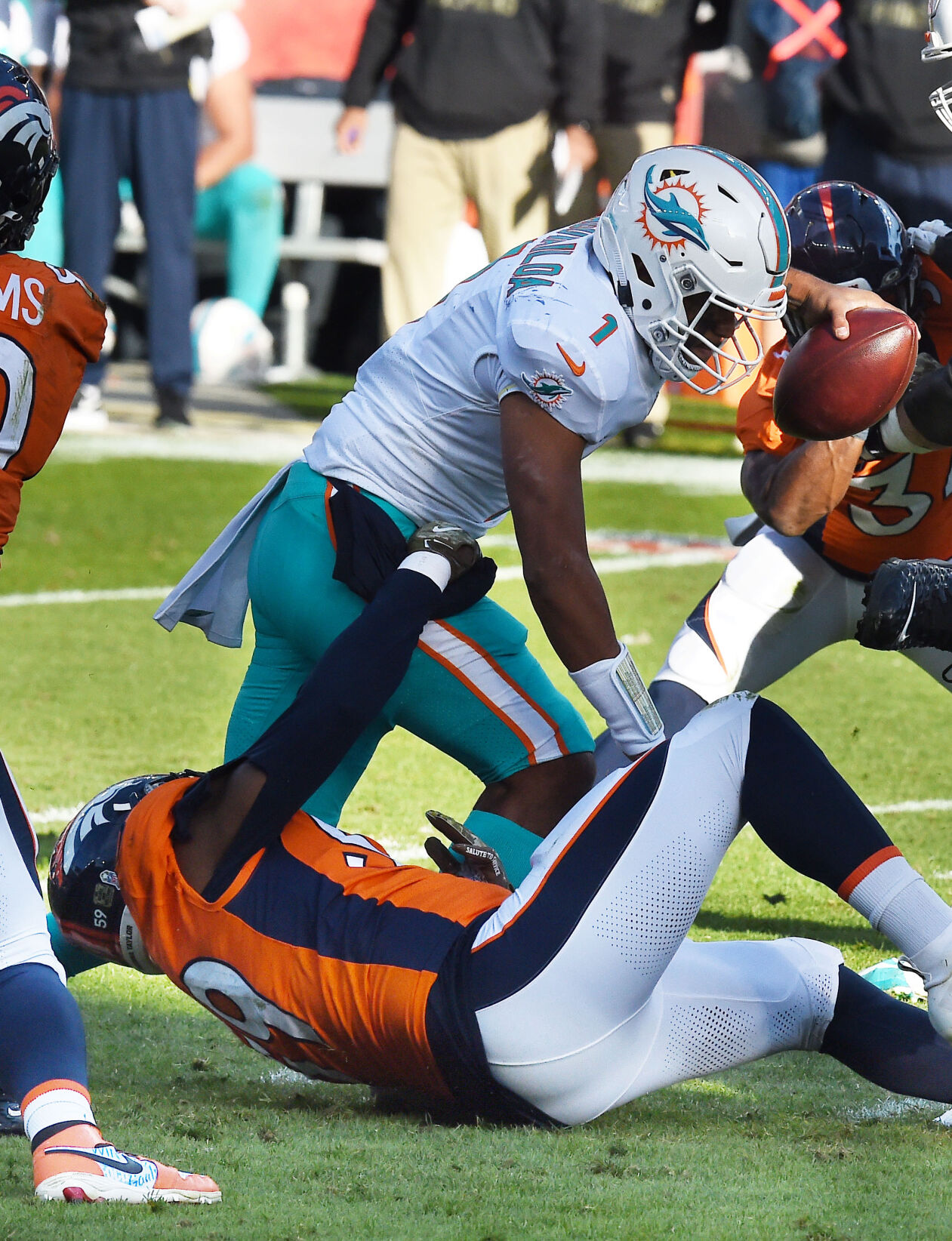112320-s-broncos 1283.jpg